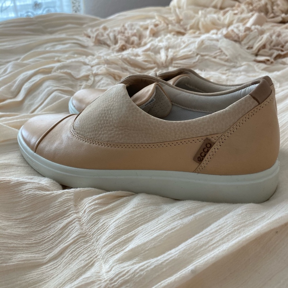 NWOT ECCO Sneakers